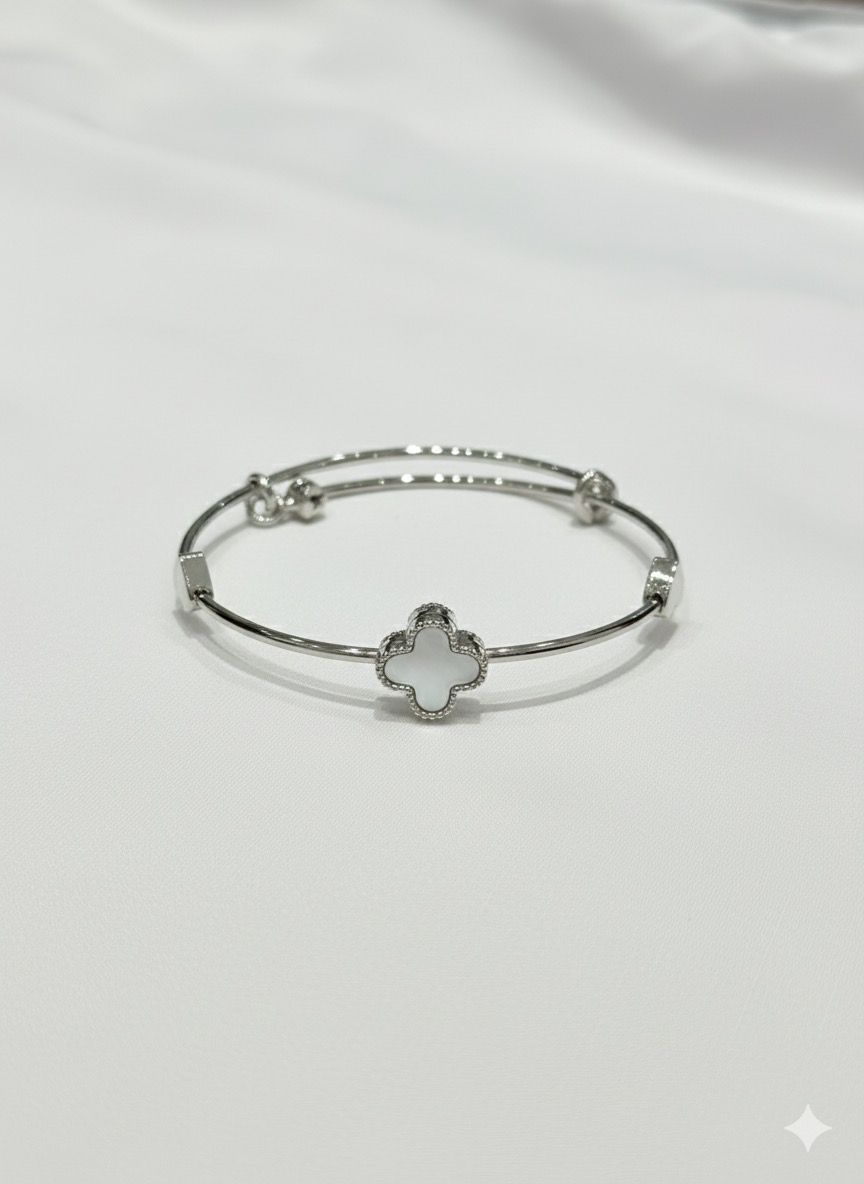 Silver clover leaf bangle