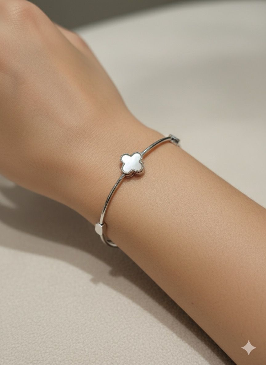 Silver clover leaf bangle